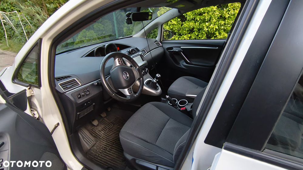 Toyota Verso 2.0 D-4D Premium - 32