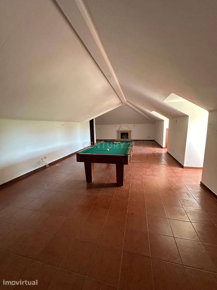 Moradia T5, com excelente localização em Alenquer - Oportunidade unica - Grande imagem: 3/19