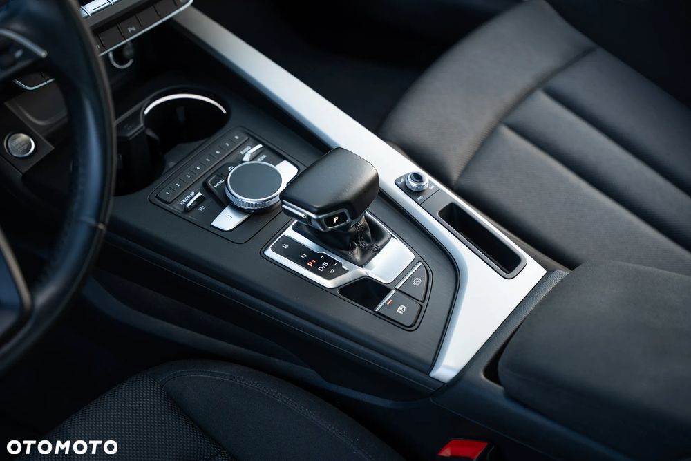 Audi A4 Limousine 35 TFSI mHEV S Line S tronic - 12