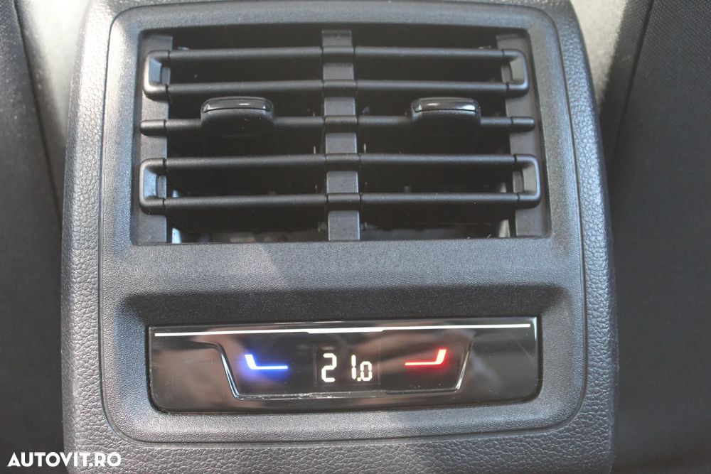 Volkswagen Golf 2.0 TDI Style - 26