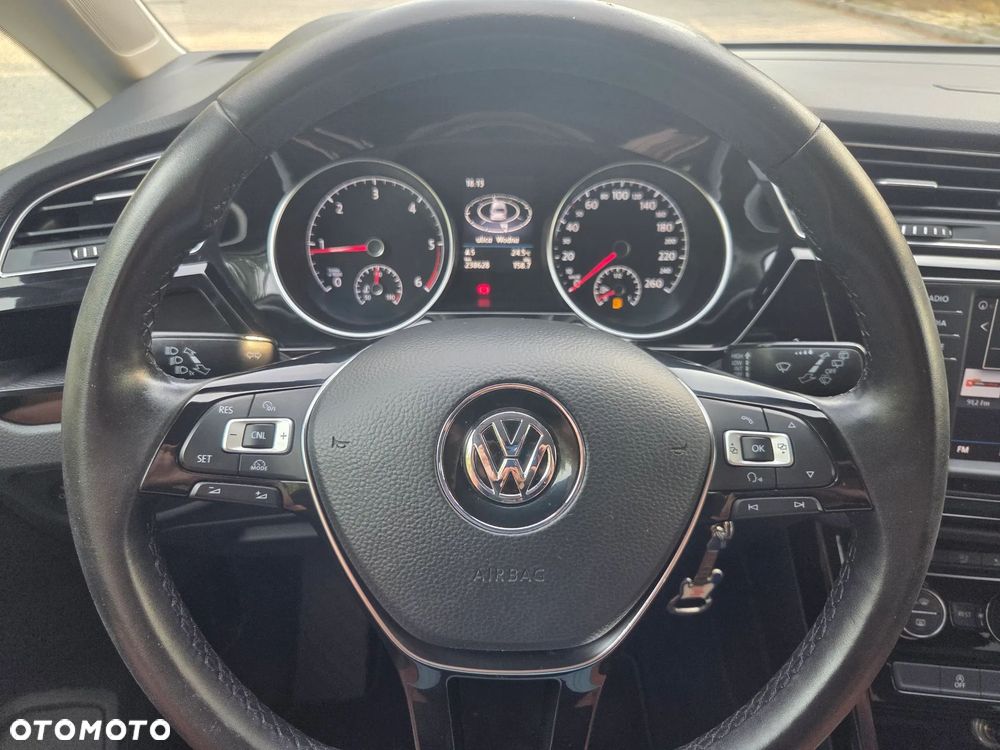 Volkswagen Touran 2.0 TDI BMT Highline - 26
