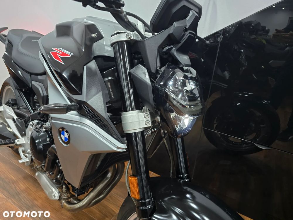 BMW F - 25