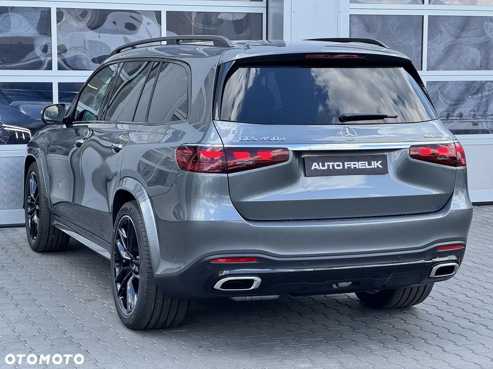 Mercedes-Benz GLS - 11