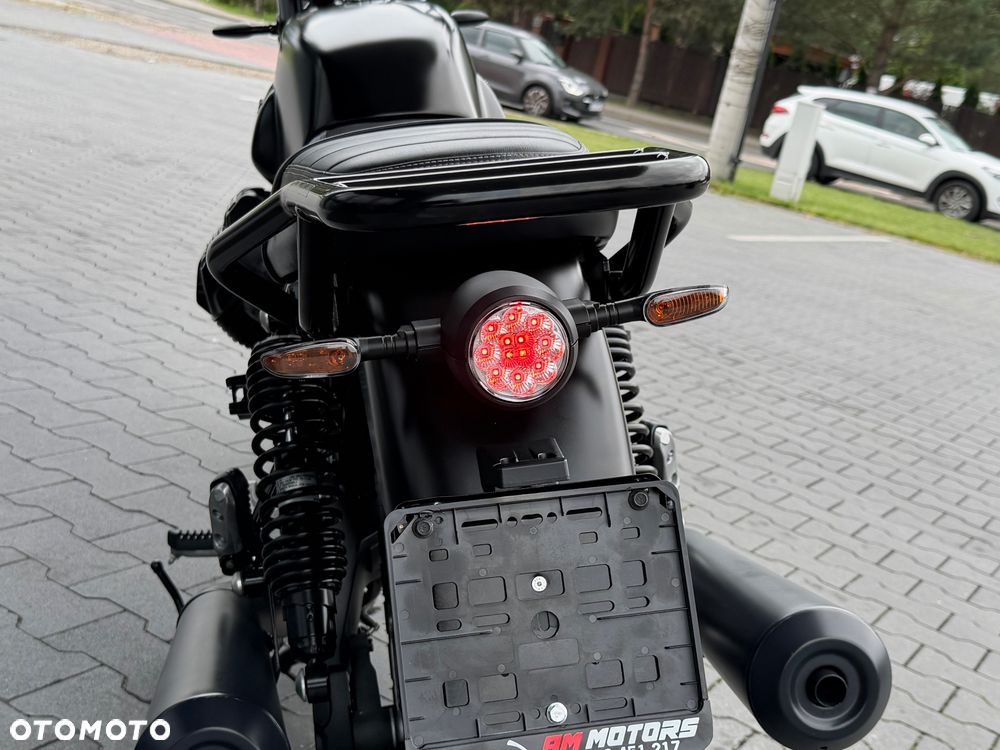 Moto Guzzi V7 - 24
