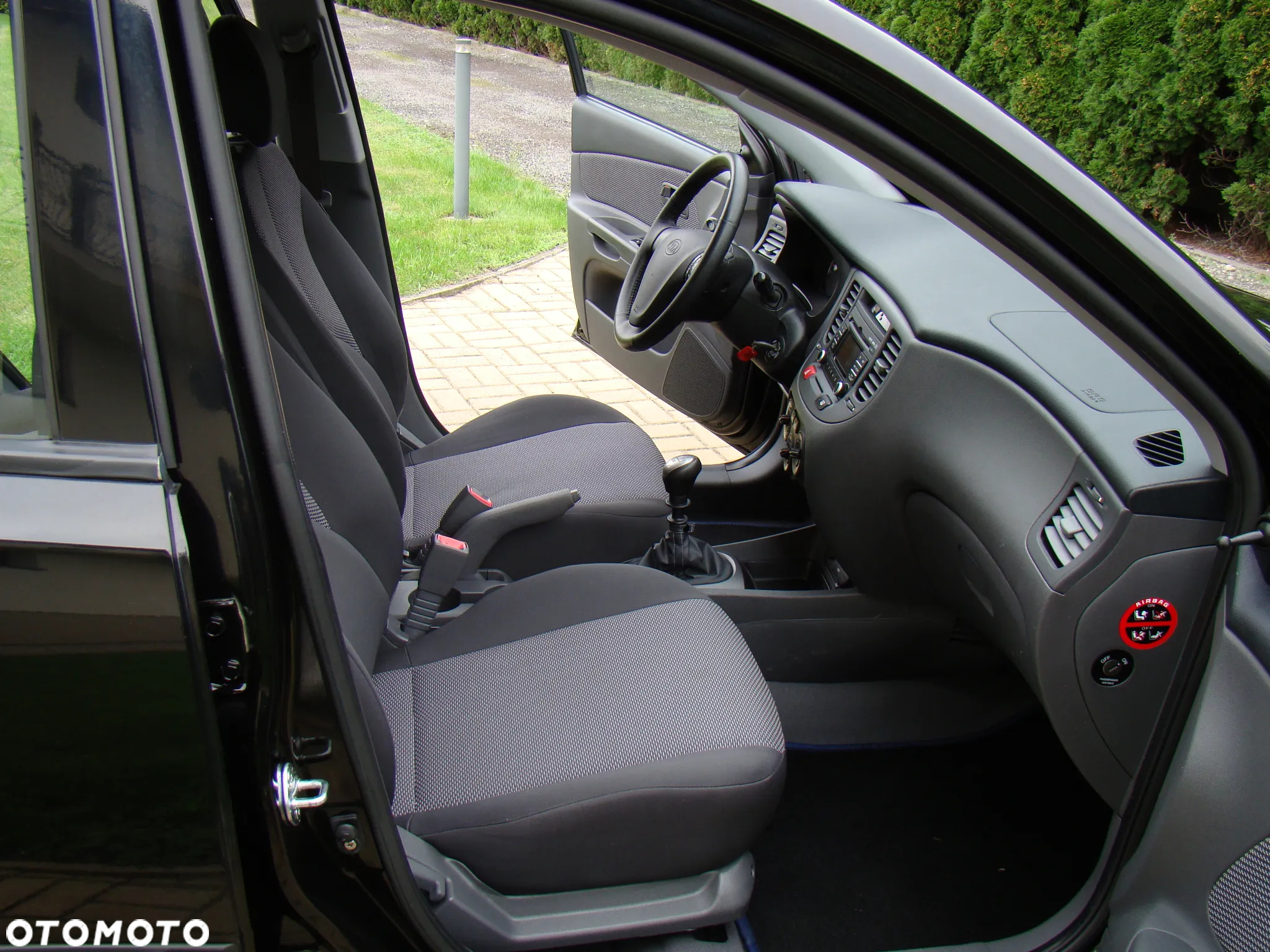 Kia Rio - 18