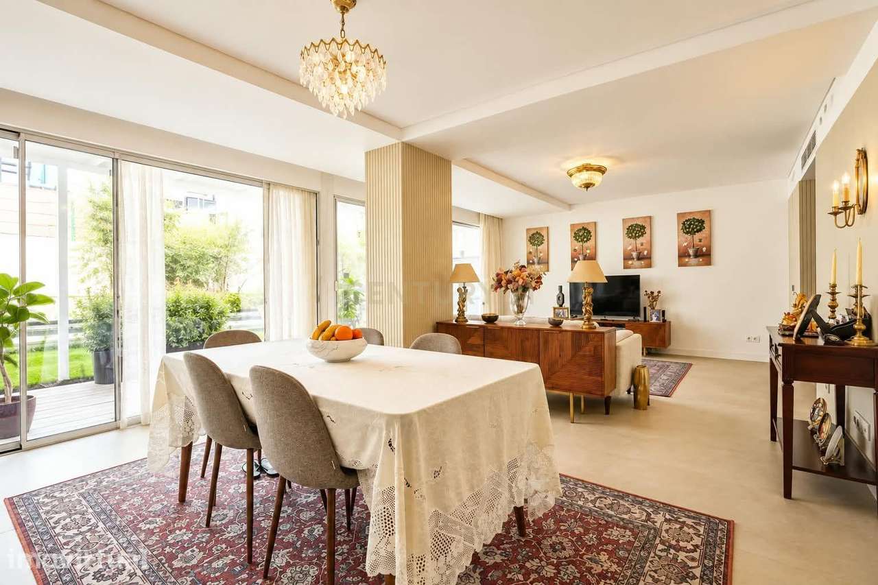 T3 Renovado com Jardim Privativo, Terraço e 2 Garagens | Saldanha - Grande imagem: 4/25