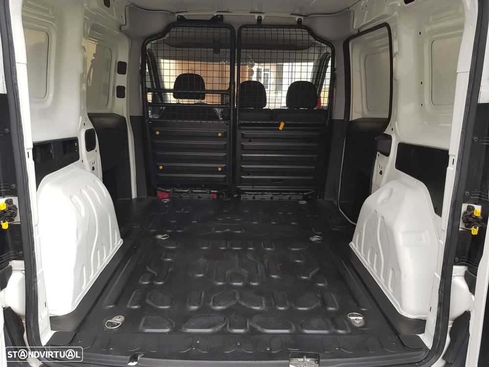 Fiat Doblo 3 Lugares - 11