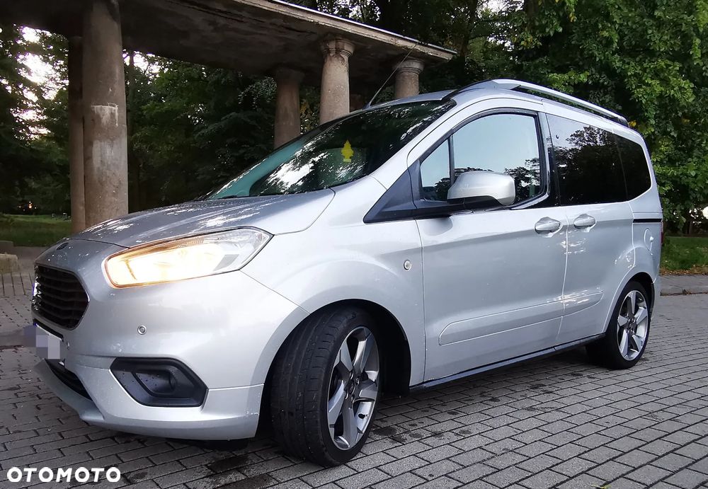 Ford Tourneo Courier 1.5 TDCi S&S Titanium - 21