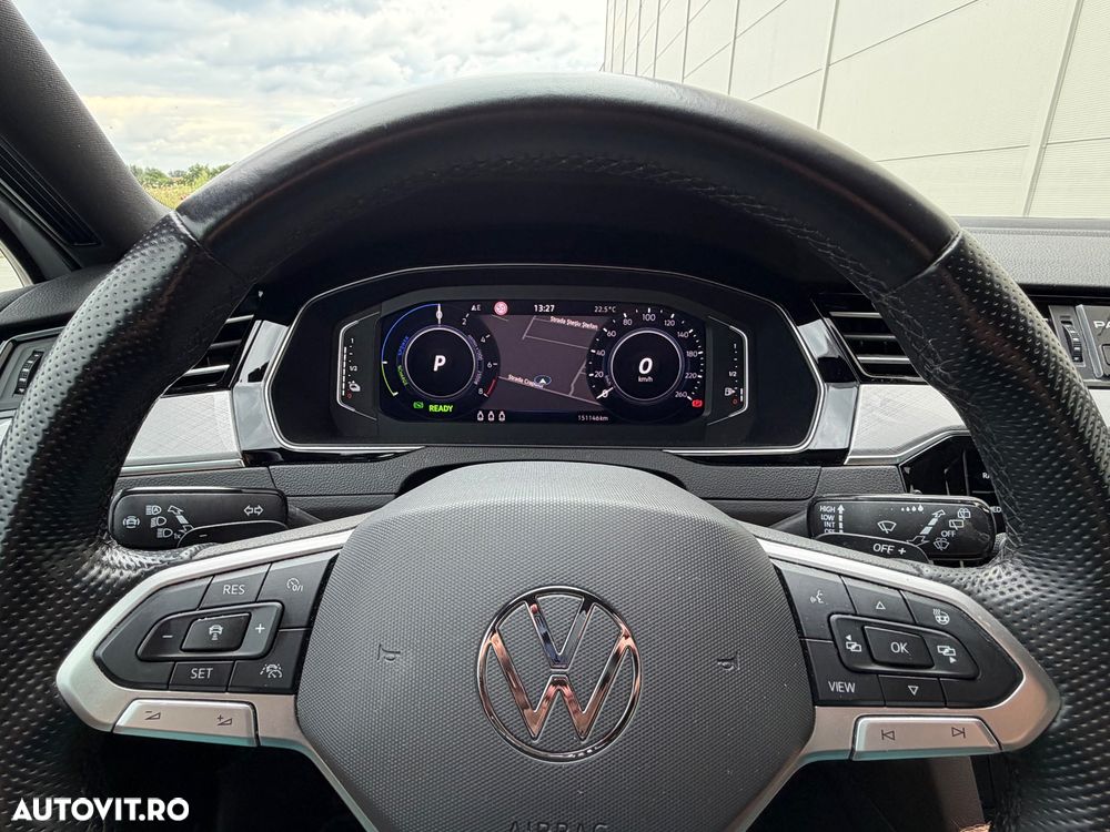 Volkswagen Passat - 29