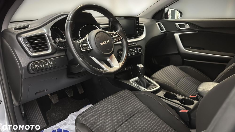 Kia Ceed 1.5 T-GDI M - 10