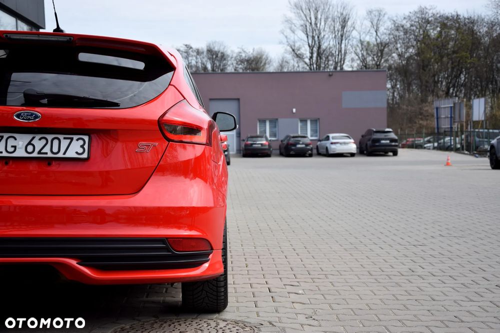 Ford Focus ST - 5