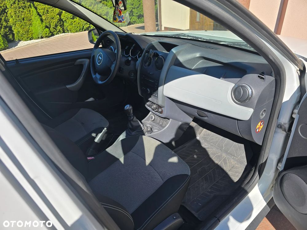 Dacia Duster 1.6 16V 105 4x4 Celebration - 6