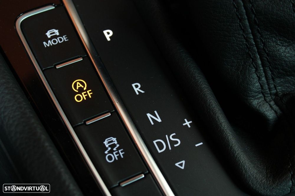 VW Golf R 2.0 TSI OPF 4Motion DSG - 44