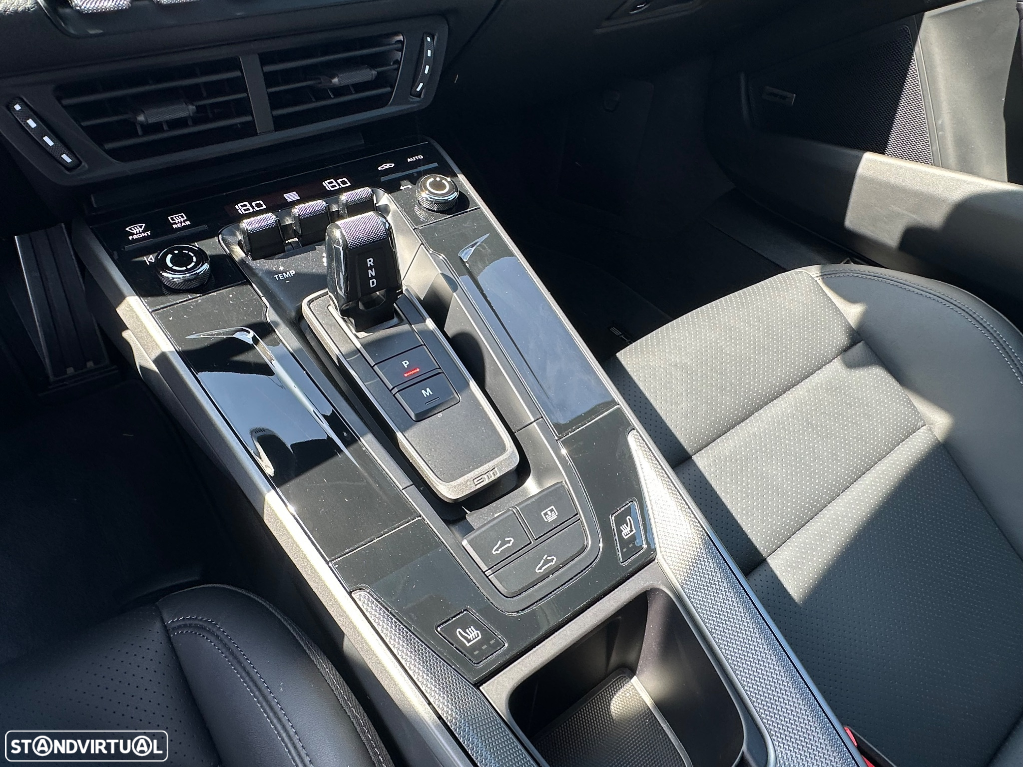 Porsche 911 (992) Carrera - 16