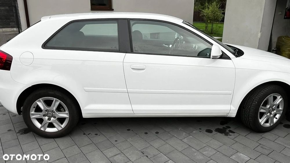 Audi A3 2.0 TDI DPF Ambiente - 3