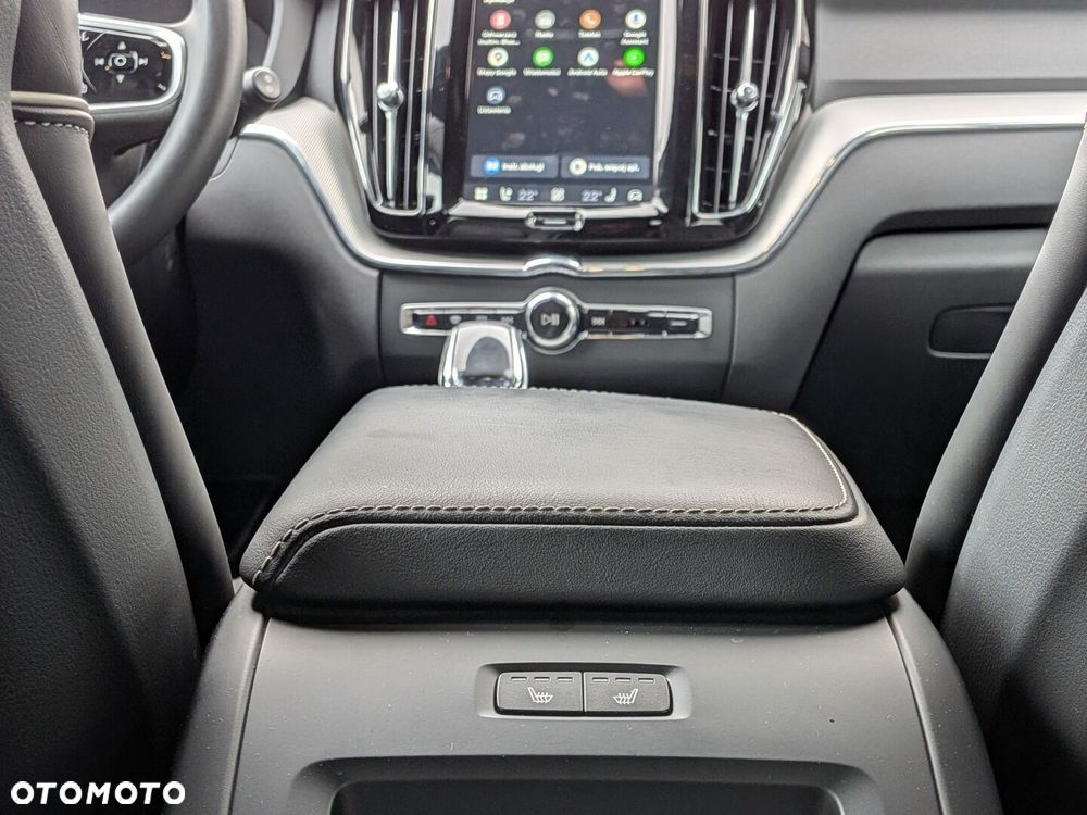 Volvo XC 60 B4 D AWD Ultimate Dark - 38