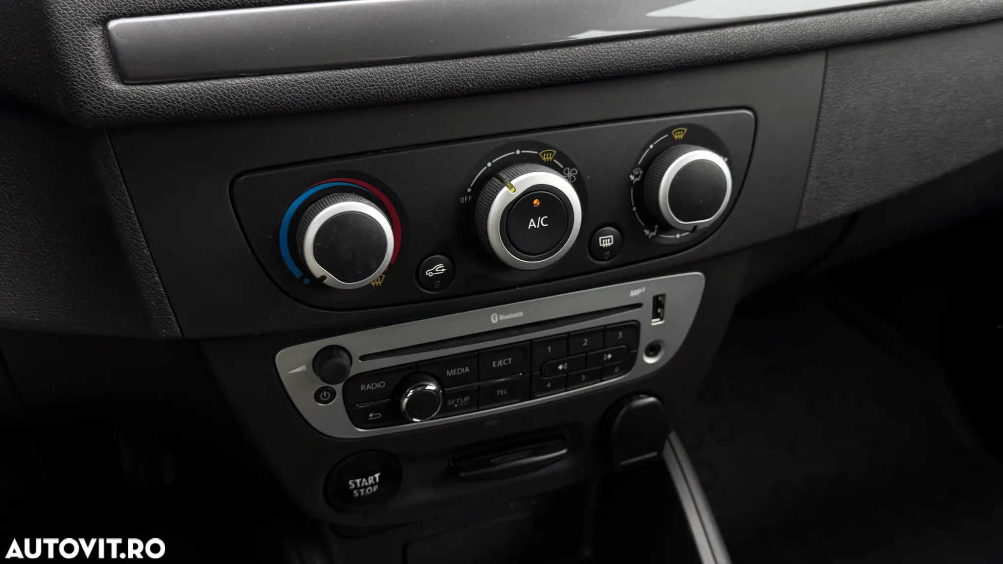 Renault Megane dCi 110 FAP LIMITED - 14