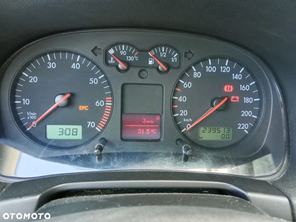 Volkswagen Golf IV 1.6 Basis - 2