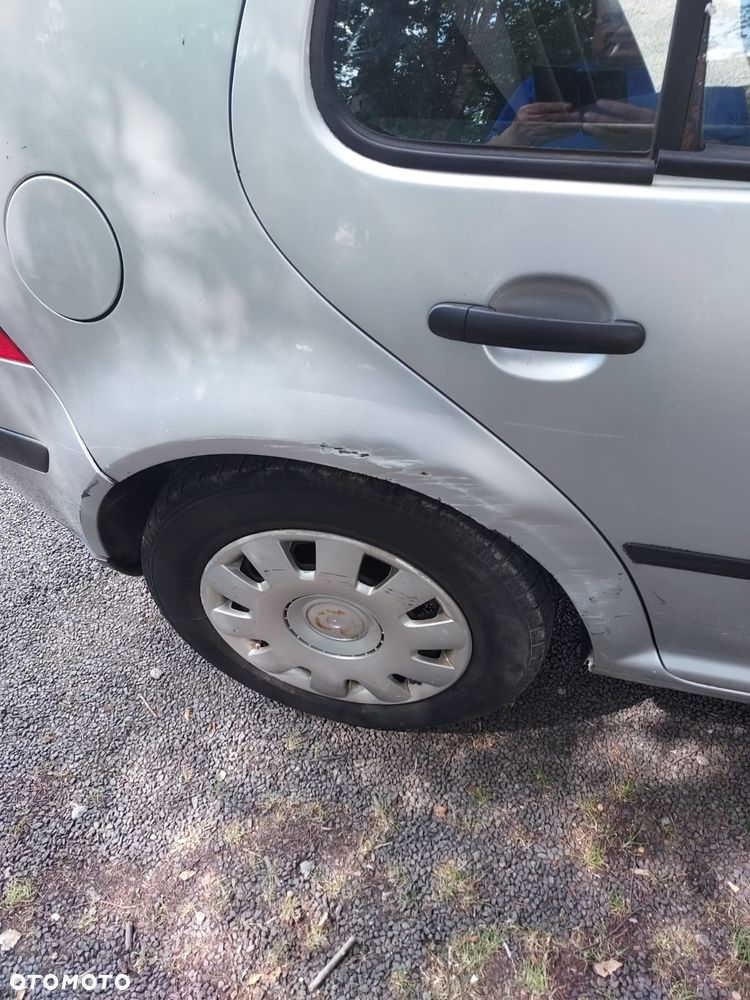 Volkswagen Golf 1.9 TDI Comfortline - 4