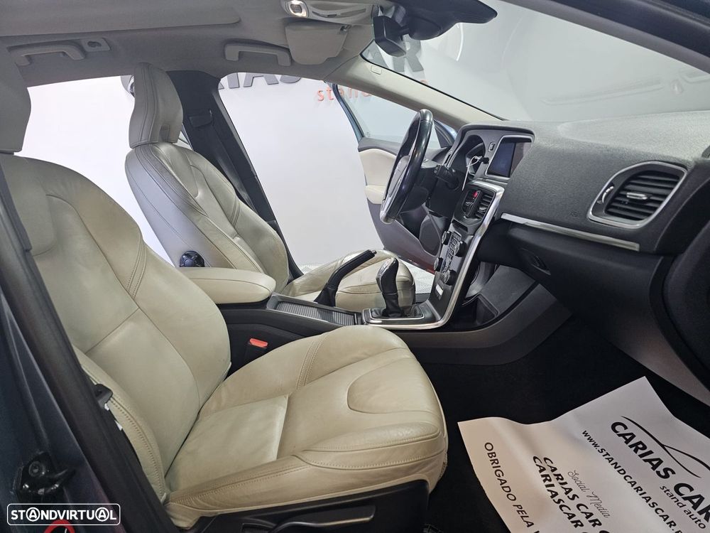 Volvo V40 1.6 D2 Momentum - 11