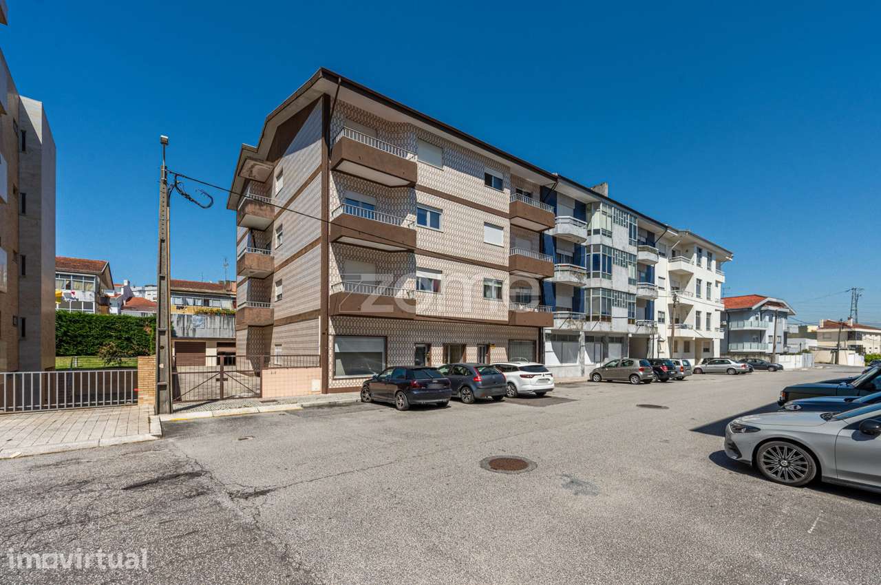 Apartamento T2+1 com varanda e garagem - Forno, Rio Tinto - Grande imagem: 2/27
