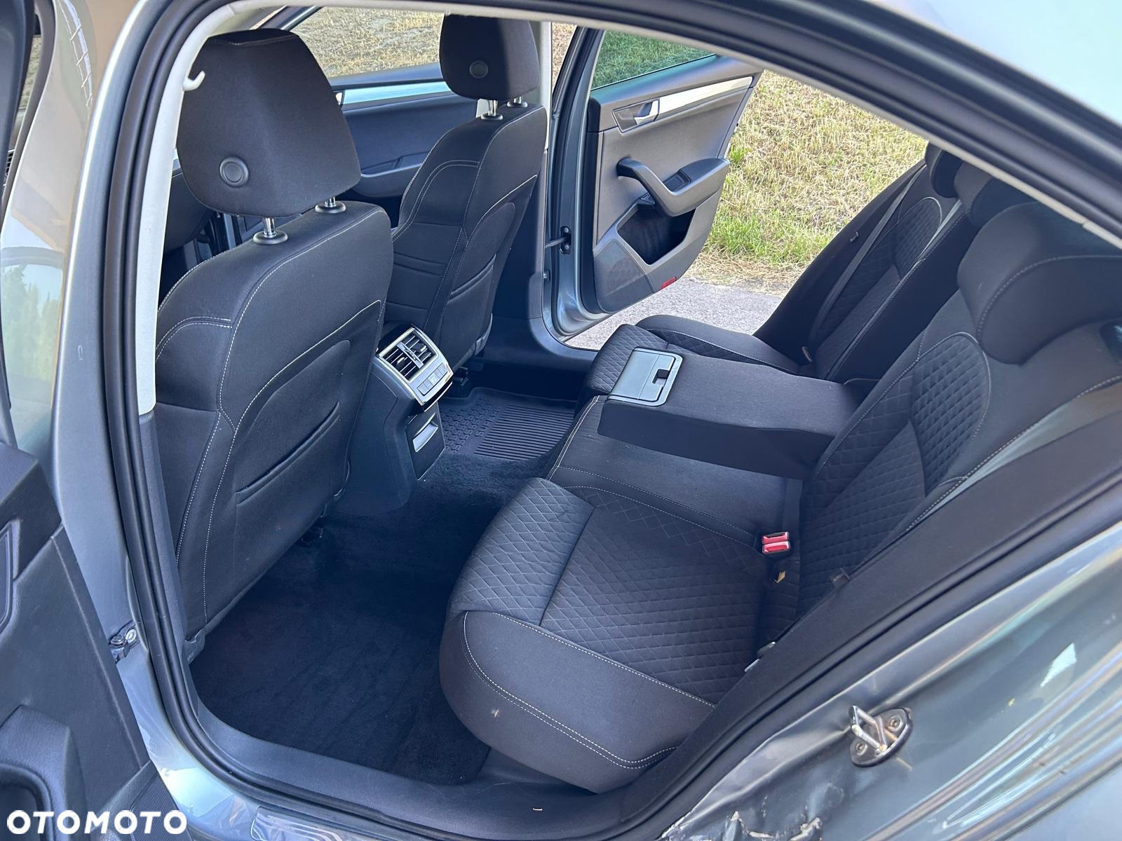 Skoda Superb 1.8 TSI DSG Ambition - 31