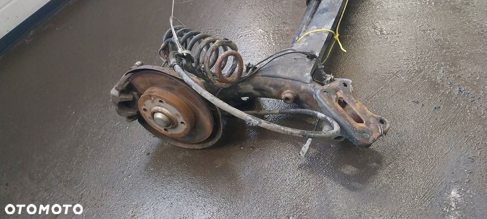 BELKA OŚ ZAWIESZENIA TYŁ TARCZE Z ABS PEUGEOT 308 I SW KOMBI 1.6 HDI - 6