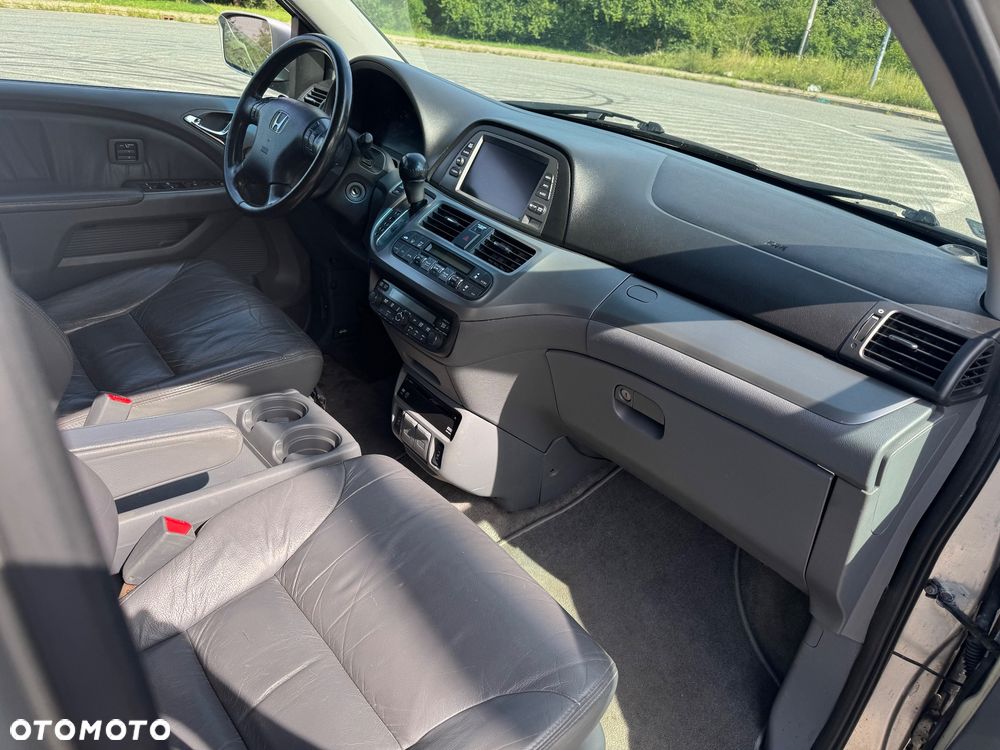 Honda Odyssey 3.5 LX - 13