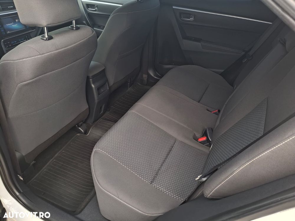 Toyota Corolla - 16