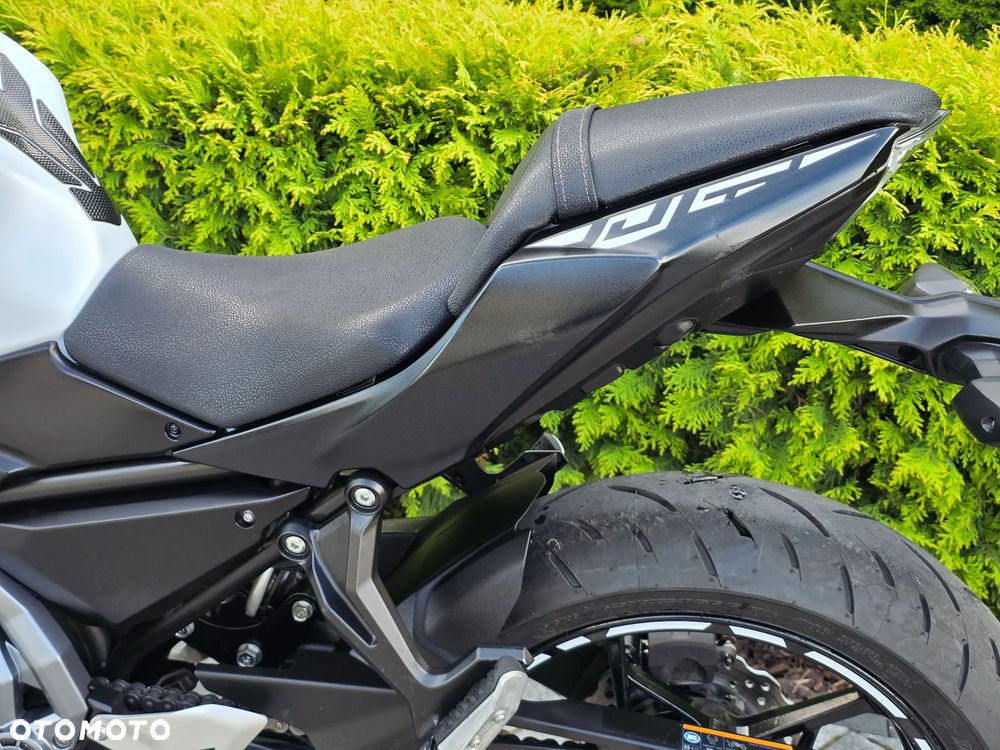 Kawasaki Z 650 - 24