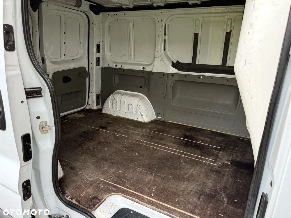 Renault Trafic - 16