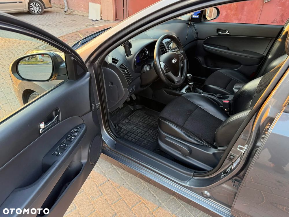 Hyundai i30 i30cw 1.6 CRDi FIFA WM Edition - 5