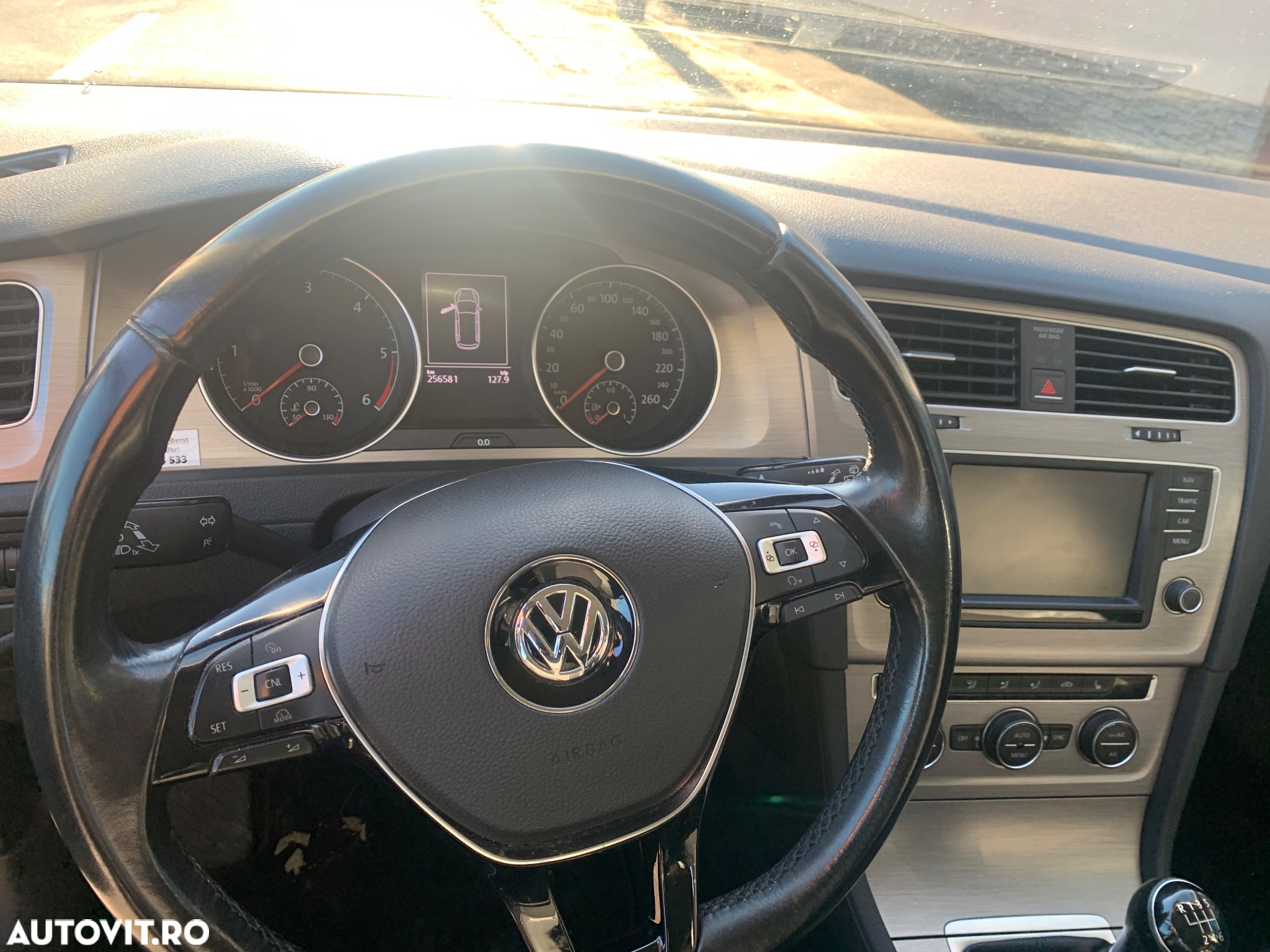 Volkswagen Golf 2.0 BlueTDI Highline - 10