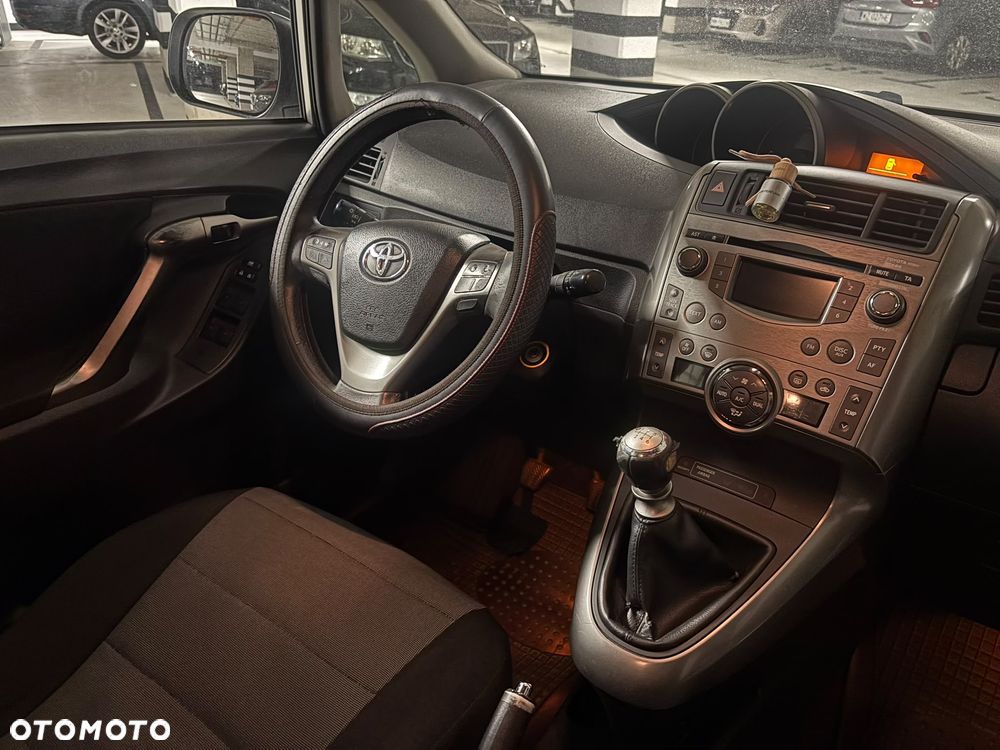 Toyota Corolla Verso 2.2 D-4D Premium 7os - 7