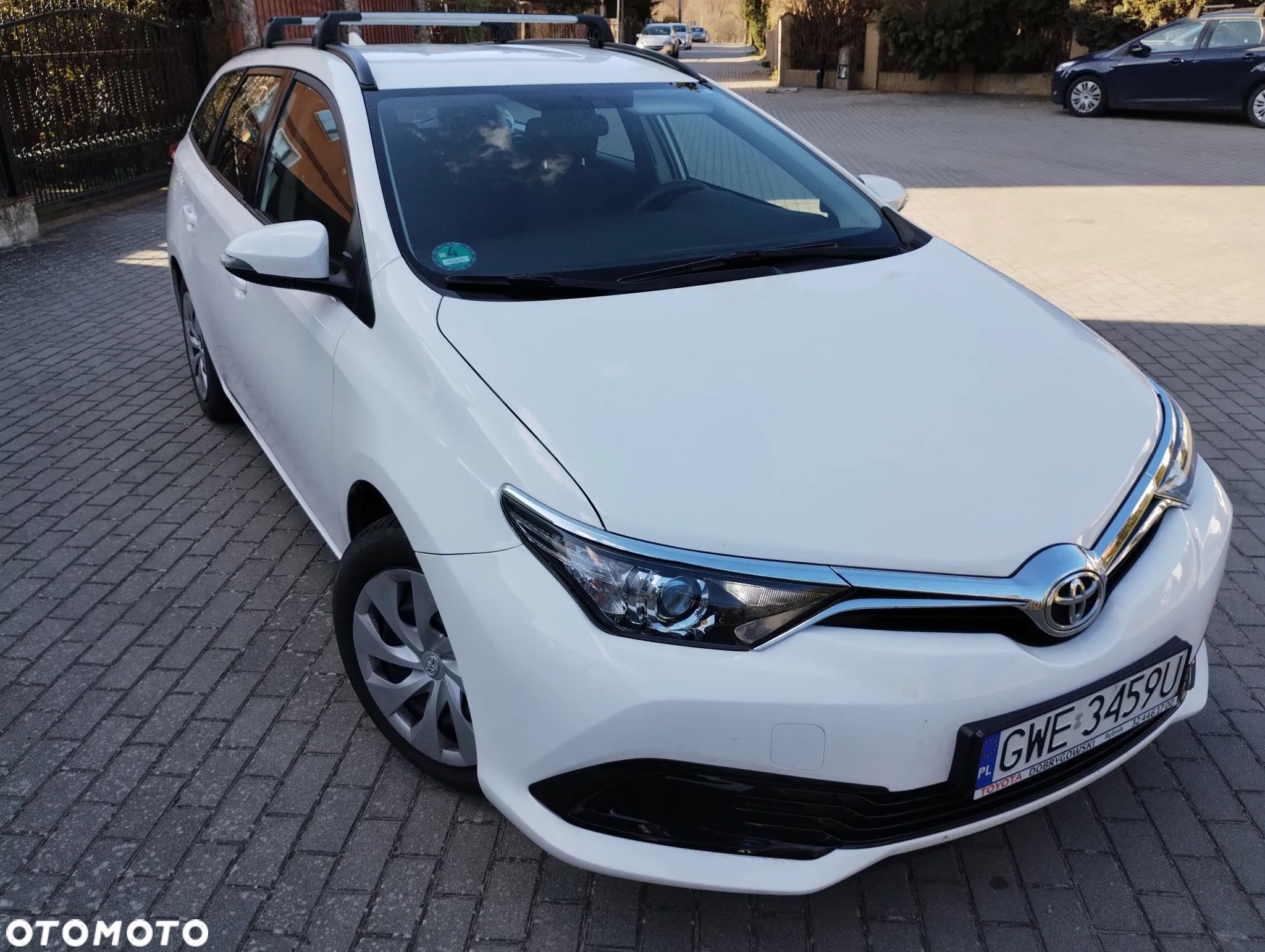 Toyota Auris 1.33 Dual-VVT-i - 1