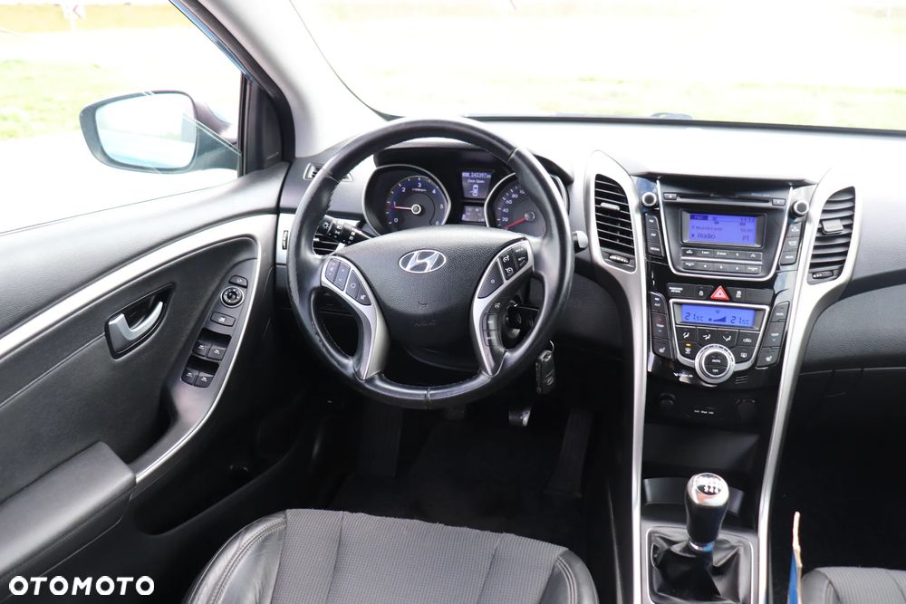 Hyundai i30 i30cw 1.6 CRDi Intro Edition - 14