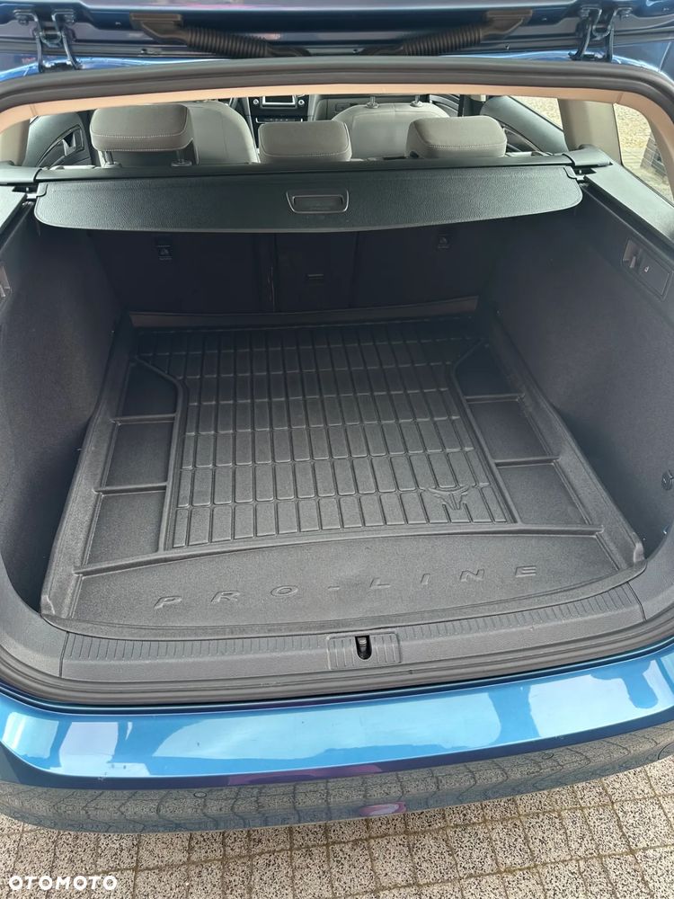 Volkswagen Golf 2.0 BlueTDI DSG Highline - 12