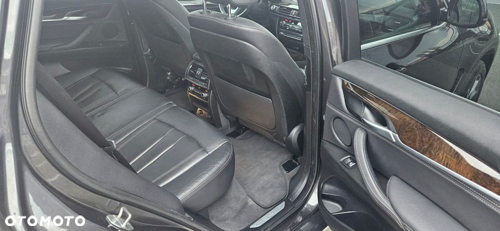 BMW X5 xDrive35i Edition Exclusive - 17