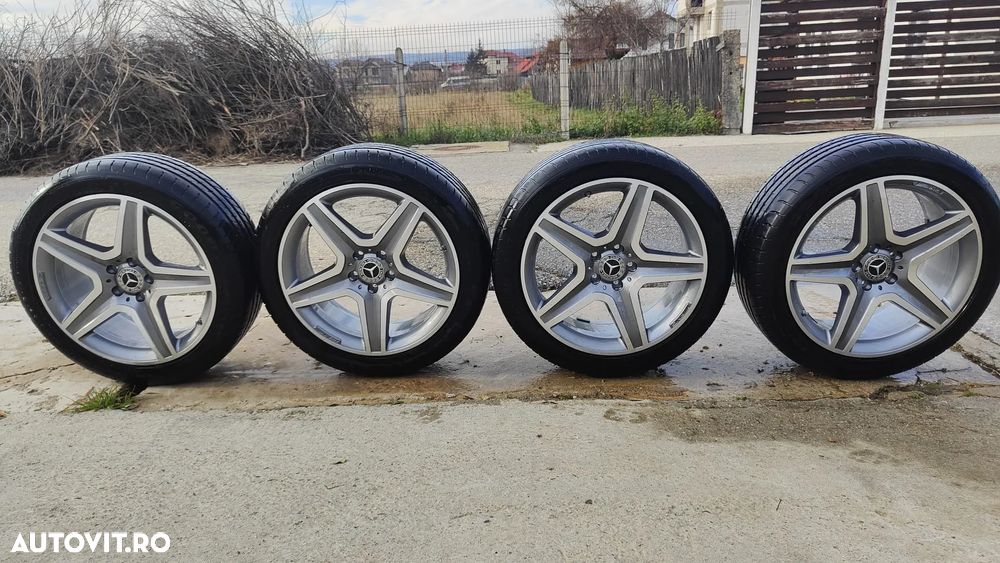 Mercedes-Benz GLA - 17