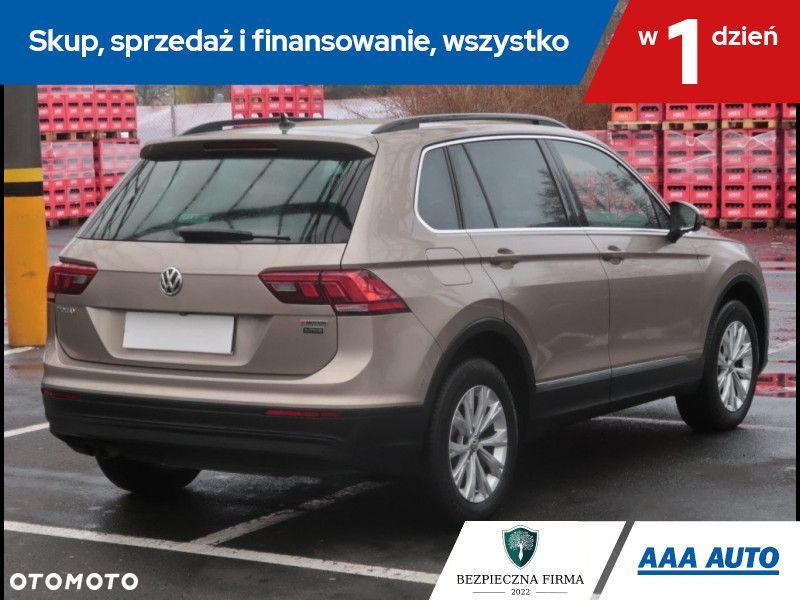 Volkswagen Tiguan - 6