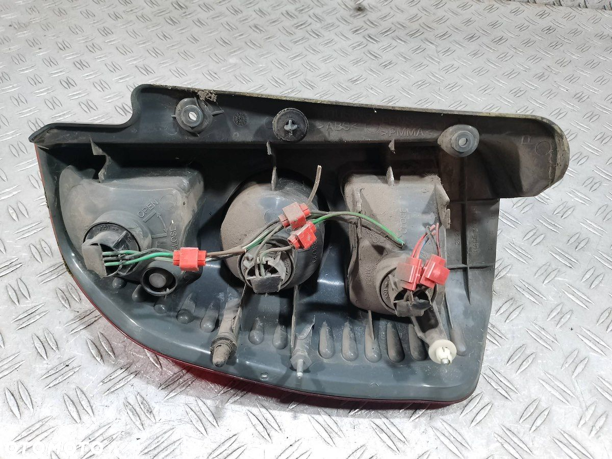 LAMPA TYLNA PRAWA MITSUBISHI SPACE STAR I MR913174 - 6