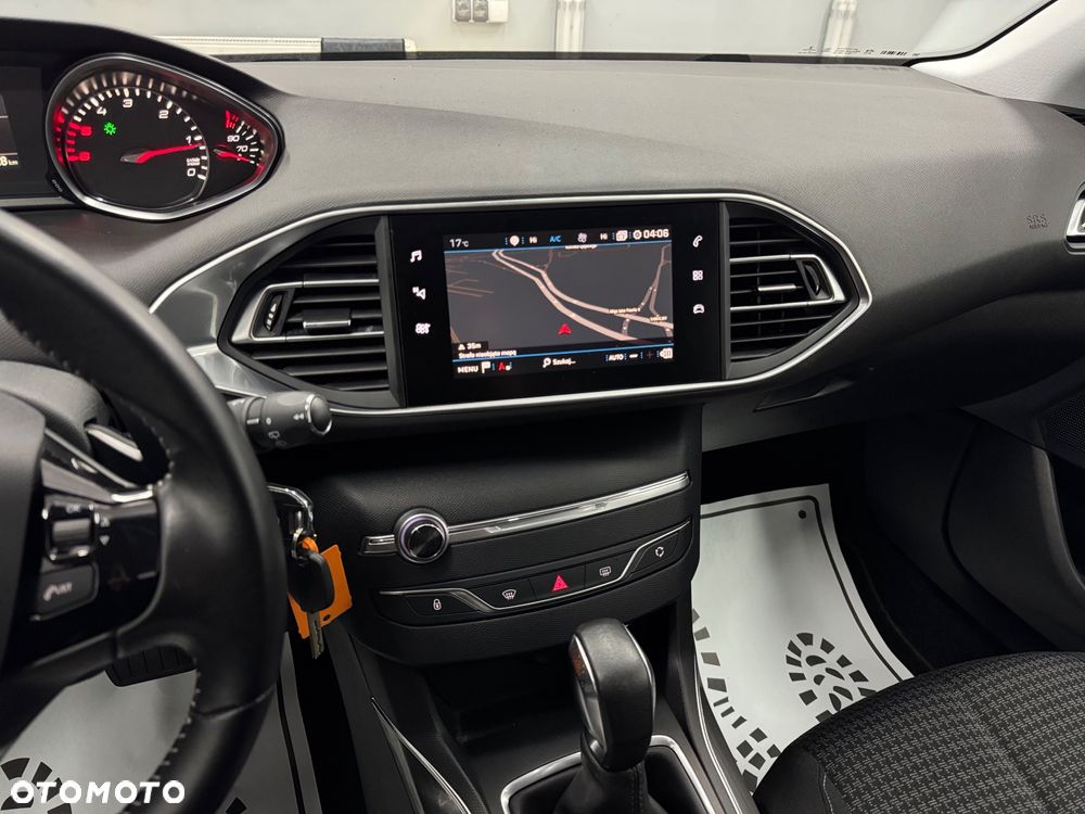 Peugeot 308 BlueHDi 130 EAT6 Stop & Start Active - 19