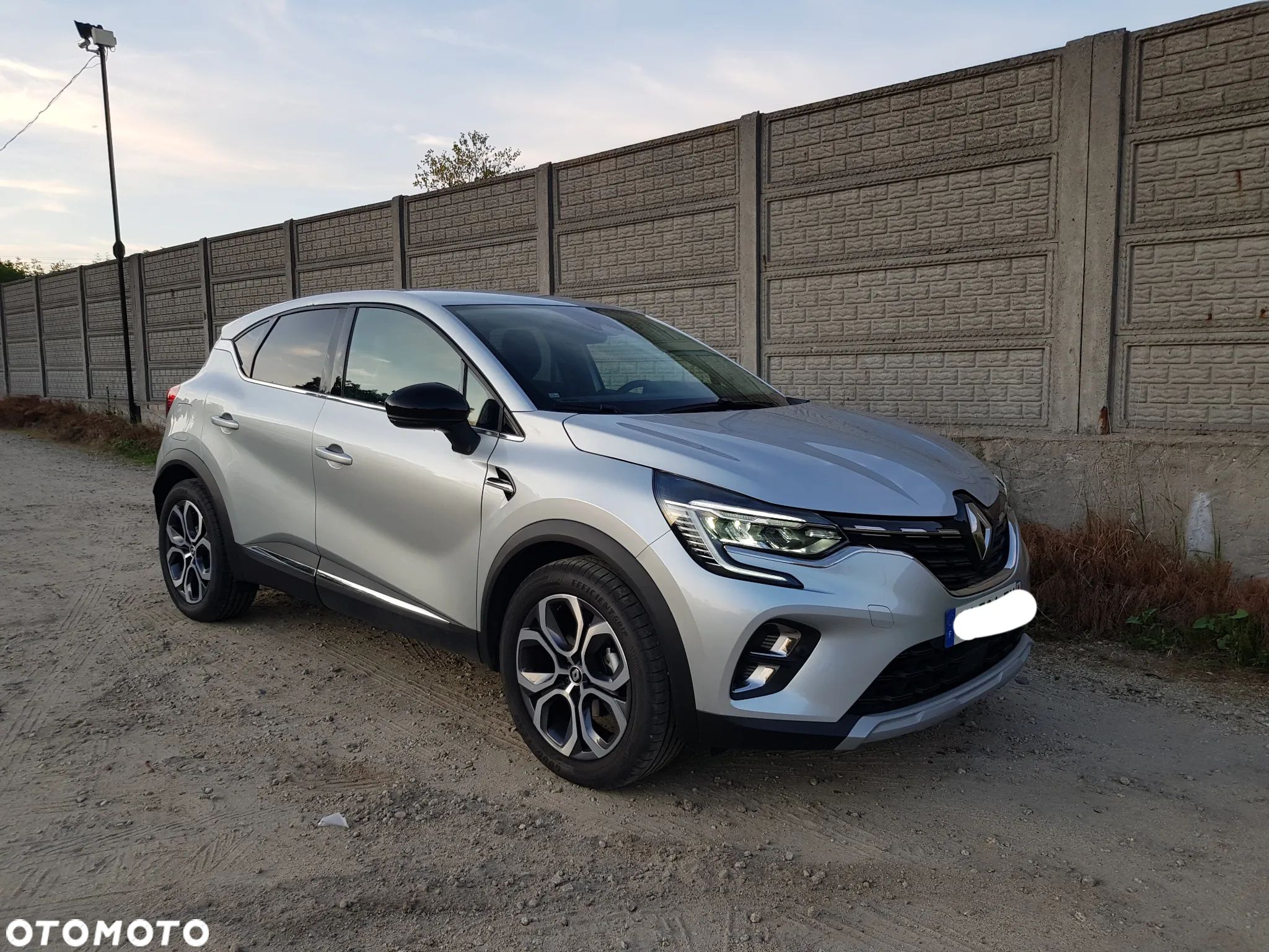 Renault Captur 1.3 TCe mHEV Techno EDC - 1