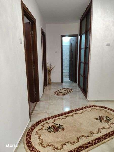 Vand Apartament 4 camere, decomandat, 81 mp utili, renovat — fotografia 1