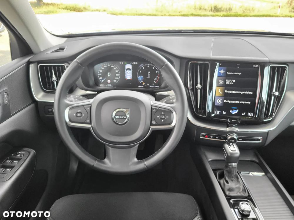 Volvo XC 60 T4 Momentum Pro - 14