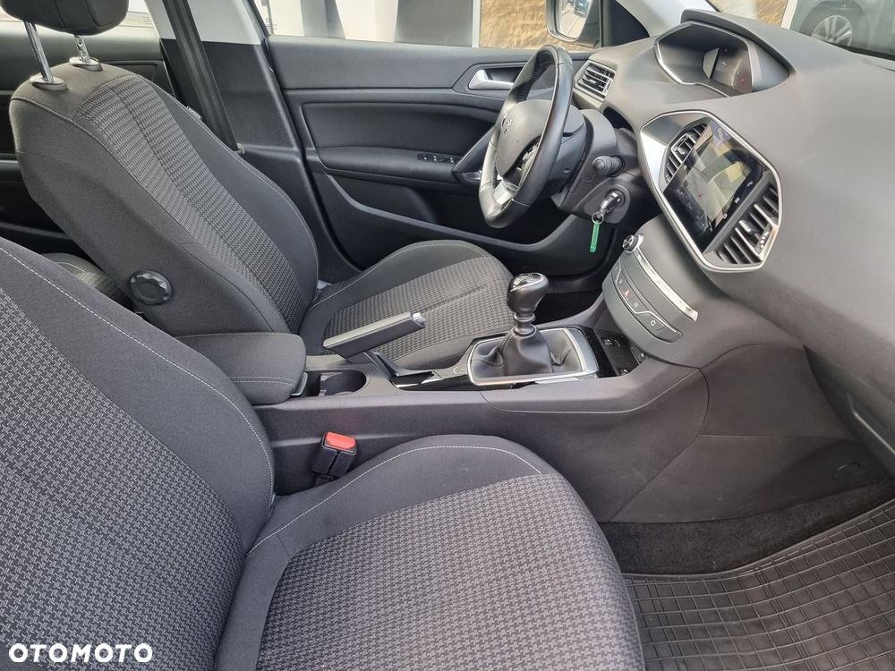 Peugeot 308 1.2 PureTech Active Pack S&S - 19