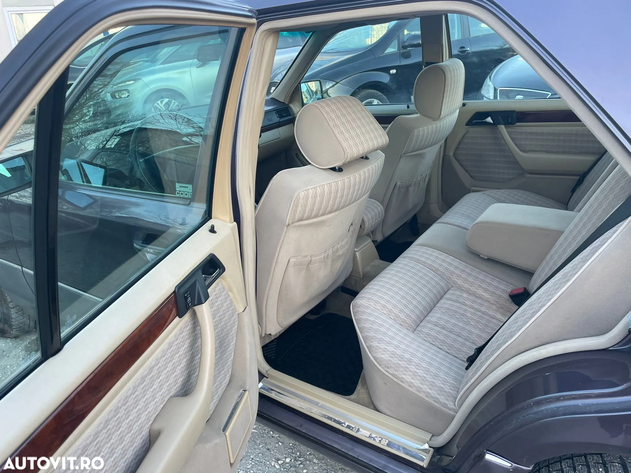Mercedes-Benz E - 13