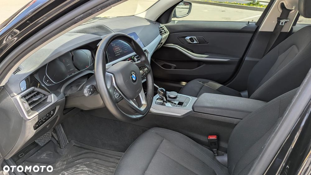 BMW Seria 3 320i Advantage - 10