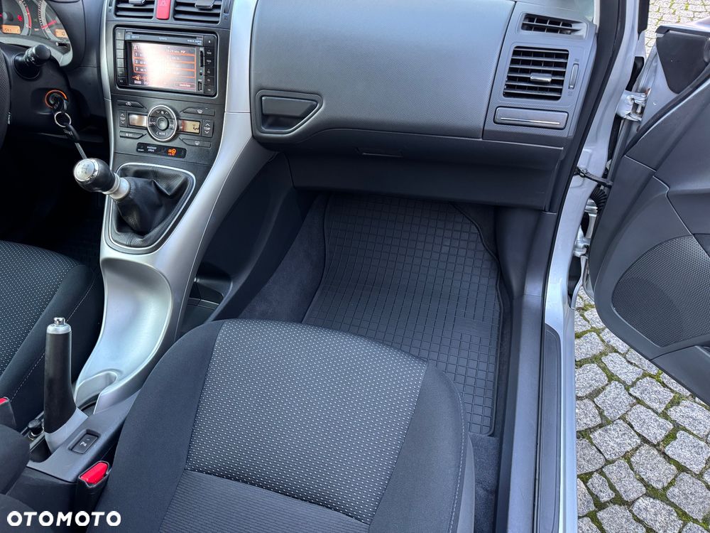 Toyota Auris 1.6 Valvematic Executive - 28