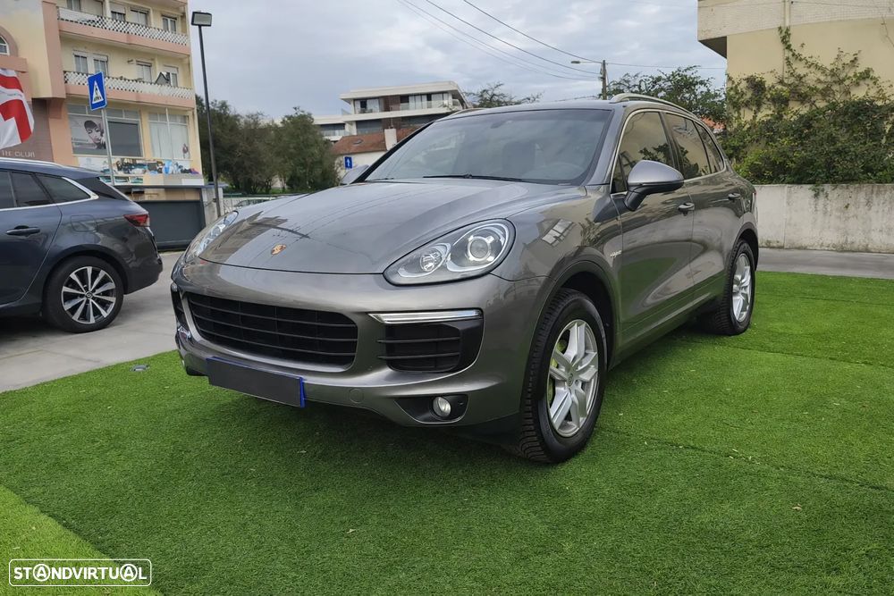 Porsche Cayenne S E-Hybrid - 1